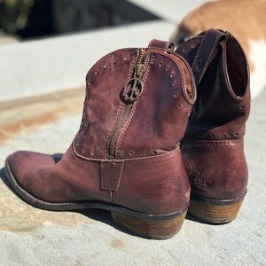 Lucky brand leather cowgirl booties